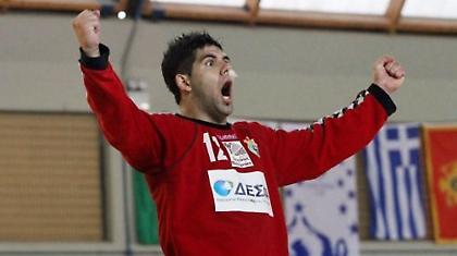 Μισή ομάδα… μόνος του