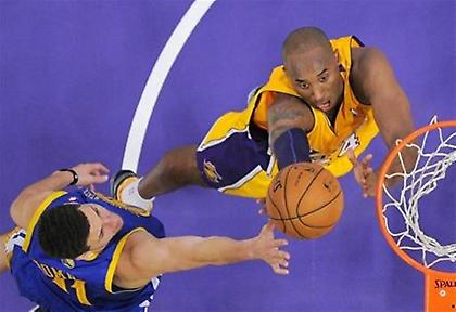 Ξέσπασμα Λέικερς, σούπερ Κουφός