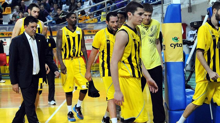 Αγγέλου: «Δεν κατεβάζουμε το κεφάλι»