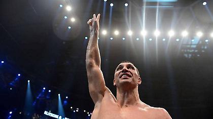 Σαν να ήταν εκεί