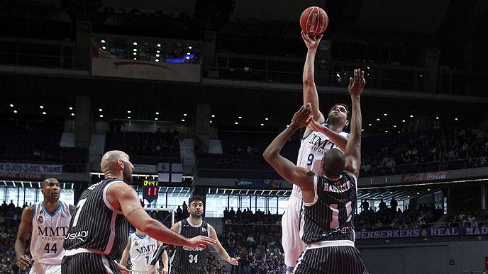 Στο 7/7 με… ομοβροντία η Ρεάλ