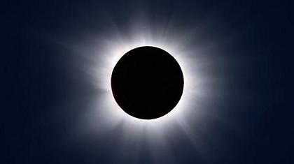 Ολική έκλειψη ηλίου με σημαντική πτώση της θερμοκρασίας