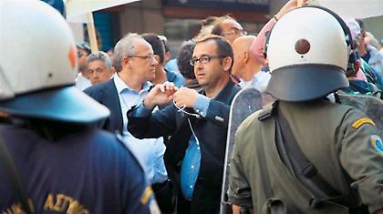 Επεισόδια σε βάρος γερμανικής αντιπροσωπείας