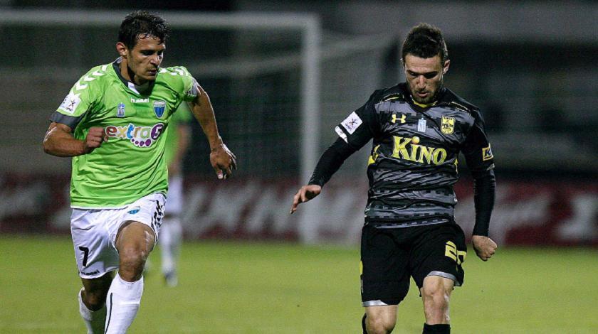 Δύο μέσα, τρεις έξω