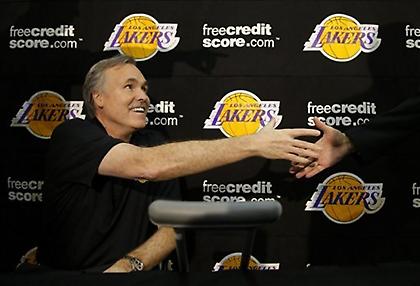 Ντ’ Αντόνι: «Στόχος ο τίτλος και το… showtime»