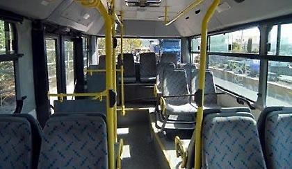 Οδηγός λεωφορείου χτύπησε μαθητές με Taser