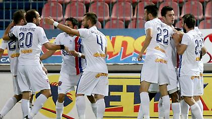 «Αστραπές και βροντές» στην Πλατεία!