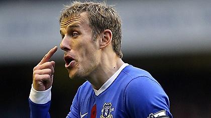 Δύο μήνες εκτός ο Νέβιλ