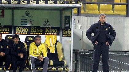 Κοιτούν μπροστά