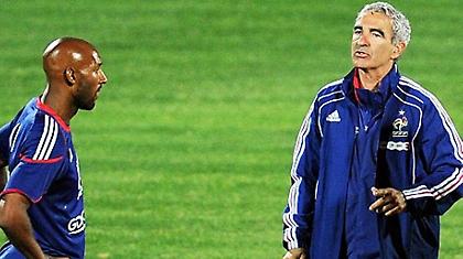 «Η Γαλλία αυτοκτόνησε ομαδικά…»