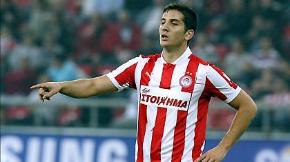 Πόσο καλύτερος είναι ο Κυριάκος από τον Μανωλά;