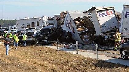 Καραμπόλα 140 οχημάτων στο Τέξας (vid)
