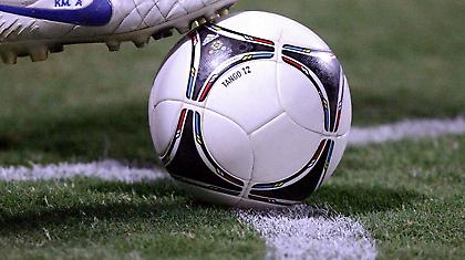 Ένας μέσα, ένας έξω