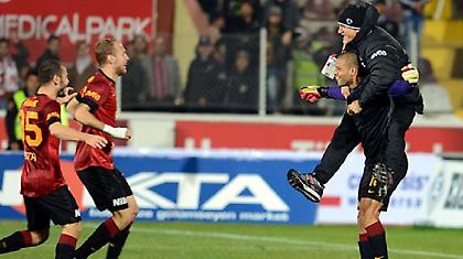 Απέκρουσε πέναλτι ο Φελίπε Μέλο! (video )