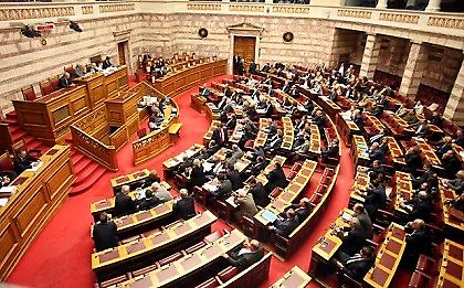 Βάζει φωτιά η Εξεταστική για το μνημόνιο