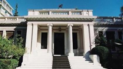 Αγώνας δρόμου για τη δόση