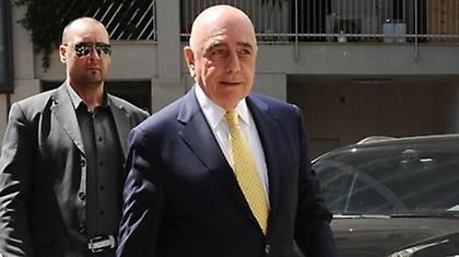 Πού ξεκινάει η μασχάλη και πού τελειώνει το χέρι;