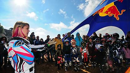 Η Ashley Fiolek ενέπνευσε τους μικρούς Έλληνες θαυμαστές της