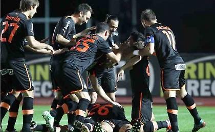 Νίκη και με… δέκα