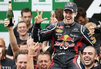 «Χρυσό» πριμ για Φέτελ