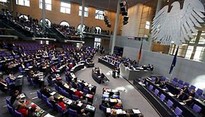 Σόιμπλε:«Η ελληνική χρεοκοπία θα οδηγούσε σε διάλυση της Ευρωζώνης»