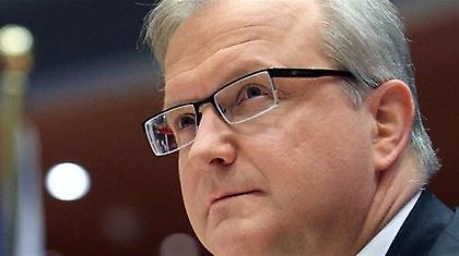 Όλι Ρεν: «Η Ελλάδα θα παραμείνει στην Ευρωζώνη»