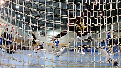 Εκτός έδρας!