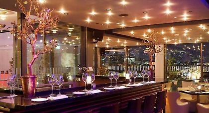 Ρεβεγιόν στο Hilton με θέα τη φωτισμένη Αθήνα