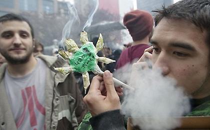 Νόμιμη μαριχουάνα ζητούν οι Αμερικανοί