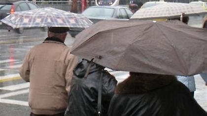 Νεφώσεις με τοπικές βροχές και καταιγίδες σε όλη τη χώρα