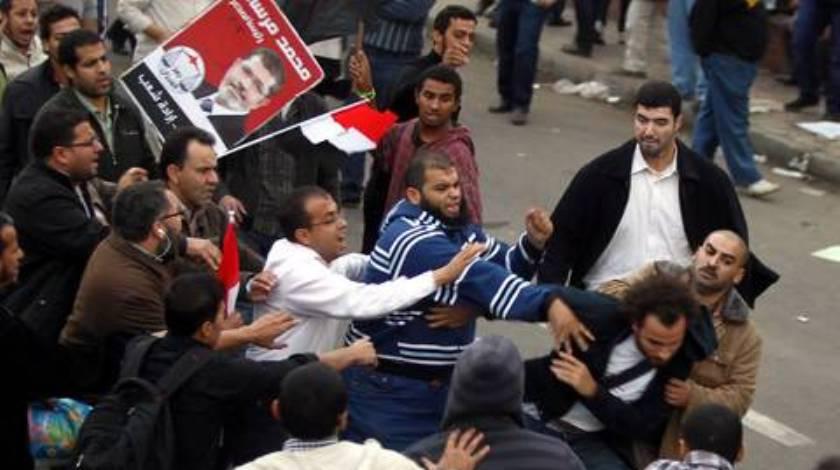 Κάιρο: Τανκς έξω από το Προεδρικό Μέγαρο