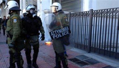 Μολότοφ σε υποκατάστημα τράπεζας στην Πανεπιστημίου