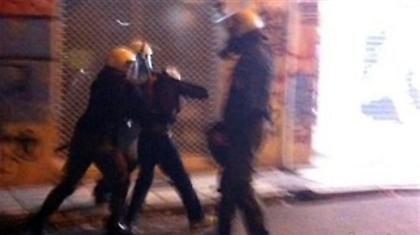 Πετροπόλεμος και μολότοφ στη Στουρνάρη