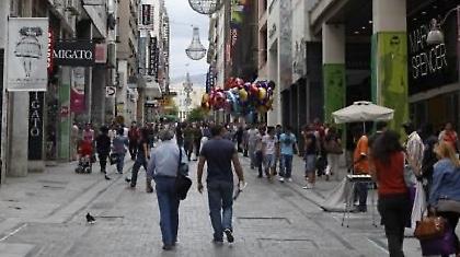 Γκρίνιες για τα ανοιχτά καταστήματα τις Κυριακές