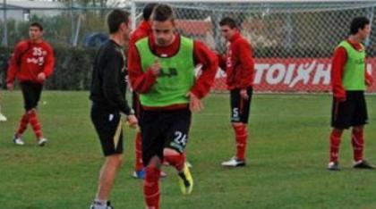 Χωρίς τρεις με Πανιώνιο