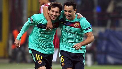 «Τσάβι πασάρει, Μέσι σκοράρει»