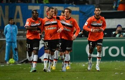 Τριάρα και «Au revoir» κορυφή