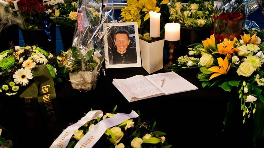 Χιλιάδες στην κηδεία του Ολλανδού ρέφερι