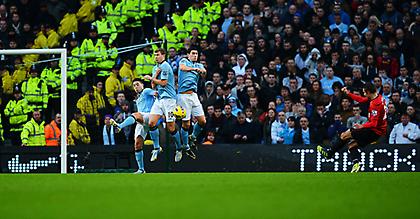 Το γκολ του Φαν Πέρσι… από μέσα! (video)