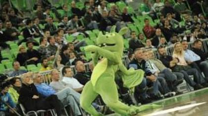 Η... σέξι μασκότ της Ολίμπια Λ. (video)