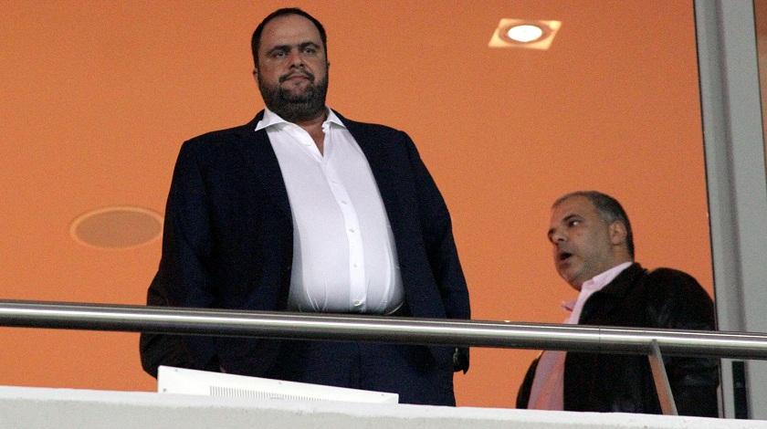 Τους εμπιστεύεται και το δείχνει