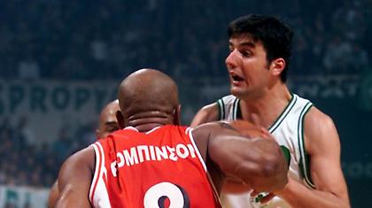 Τα φιλιά του Ιωαννίδη στον ΠΑΟ (video)