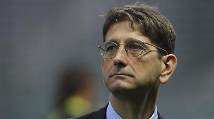 Τα βλέπει όλα… μαύρα