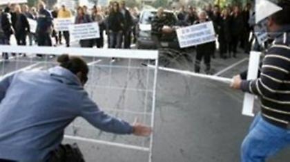 Νέα, σοβαρά επεισόδια κατά του μνημονίου στην Κύπρο