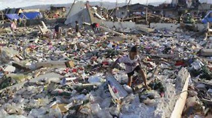 Εννιακόσιοι νεκροί από τον τυφώνα Μπόφα