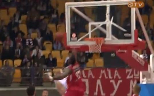 Μα, στο «6» ο Πάουελ; (video)