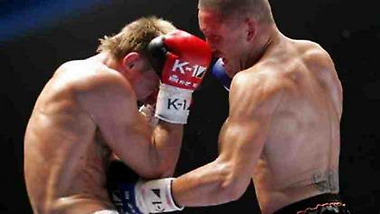 Στο ίδιο έργο (χορτασμένοι) θεατές