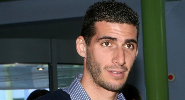 «Δίχτυα» ΑΕΚ σε Πετρόπουλο