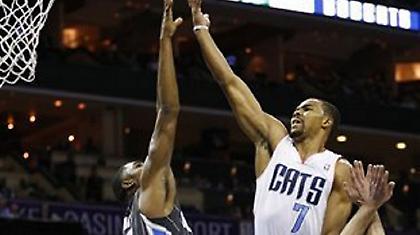 «Βυθίζουν» τους Μπόμπκατς οι Μάτζικ…