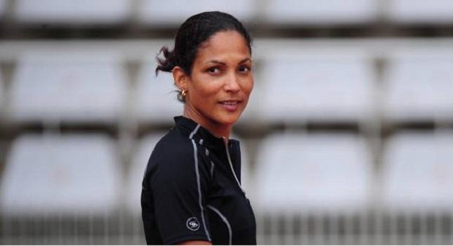 Αποσύρεται η Αρόν